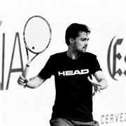 Monitor de tenis con mucha experiencia